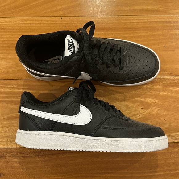 Nike NIB COURT VISION LO NN Basketball Sneakers Black White Black size 8 - Picture 1 of 5